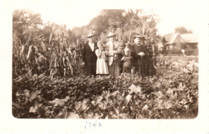 Efraim and his family shortly after the Great Depression in 1942.